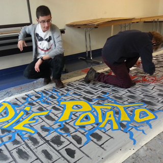 20130226_100319 Montessori-Schulzentrum Leipzig - Schülerblog - Kreative Malerei bei Bühnengestaltung